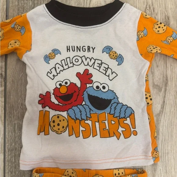 Sesame Street Halloween Pajama Set - Orange and White - Picture 3 of 7